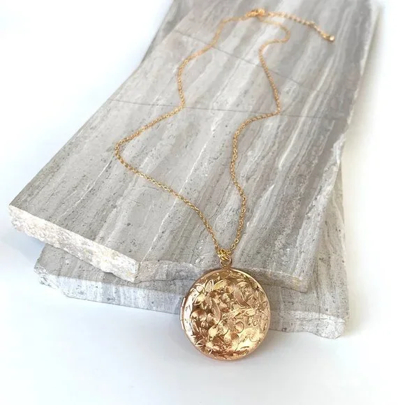 Round Gold Locket Necklace - Picture 2 of 9